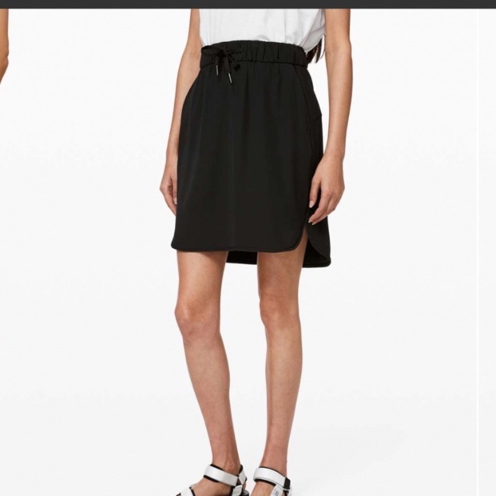 Lululemon On The Fly Skirt In Black Size 6